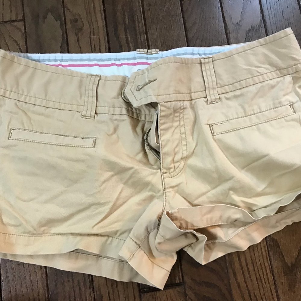 American Eagle Stretch Shorts – Tan